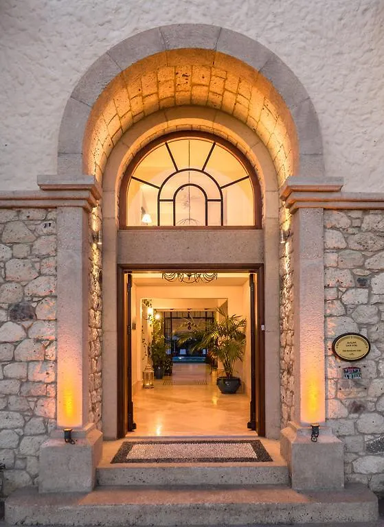 Luce Design Hotel - Special Category Alaçatı 4*,